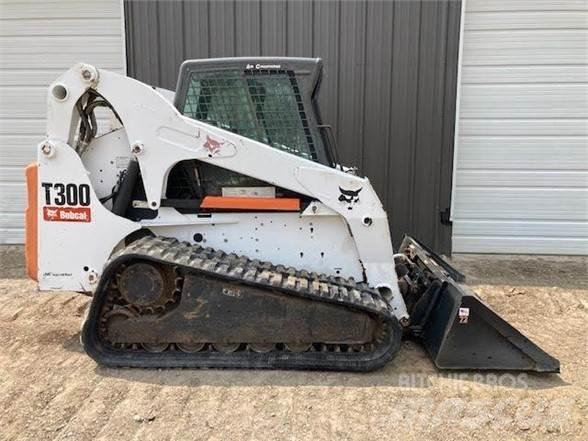 Bobcat T300 滑移轉向裝載機