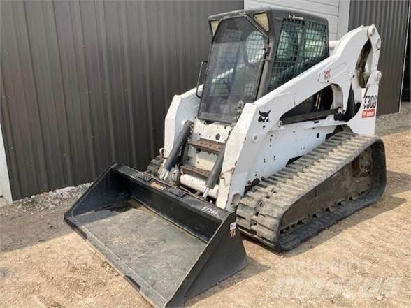 Bobcat T300 滑移轉向裝載機