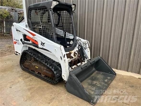 Bobcat T450 滑移轉向裝載機