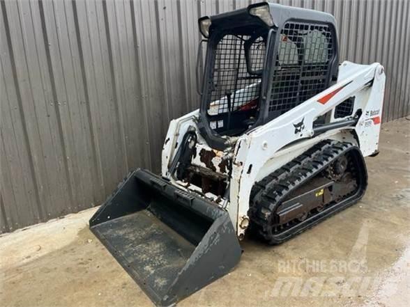 Bobcat T450 滑移轉向裝載機