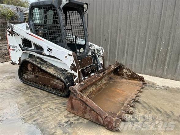 Bobcat T450 滑移轉向裝載機