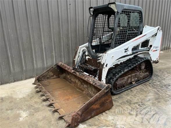 Bobcat T450 滑移轉向裝載機