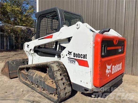 Bobcat T550 滑移轉向裝載機