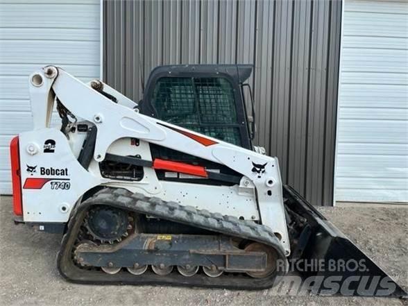 Bobcat T740 滑移轉向裝載機