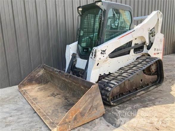 Bobcat T750 滑移轉向裝載機