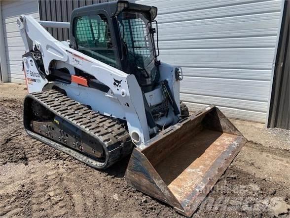 Bobcat T870 滑移轉向裝載機