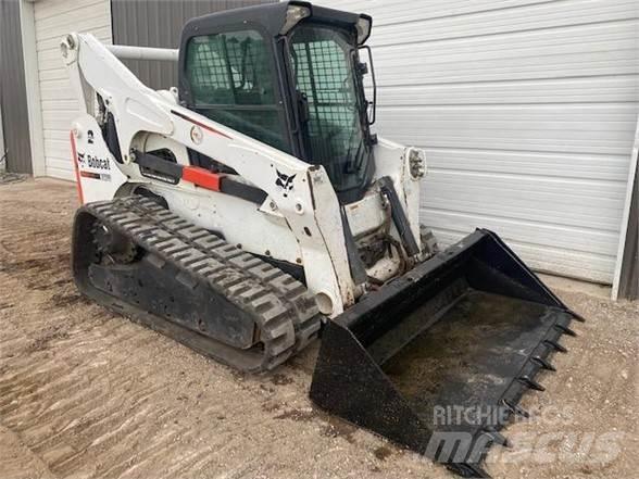 Bobcat T870 滑移轉向裝載機