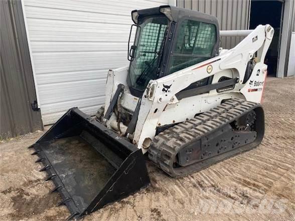 Bobcat T870 滑移轉向裝載機