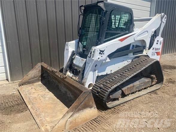 Bobcat T870 滑移轉向裝載機