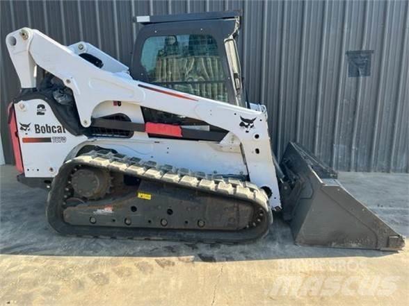 Bobcat T870 滑移轉向裝載機