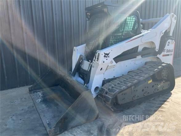 Bobcat T870 滑移轉向裝載機