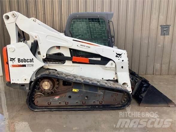 Bobcat T870 滑移轉向裝載機