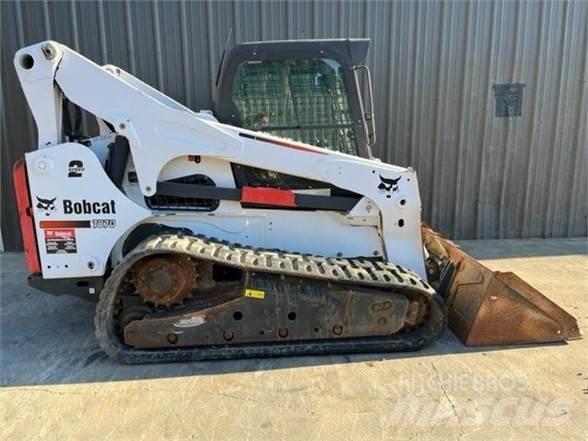 Bobcat T870 滑移轉向裝載機