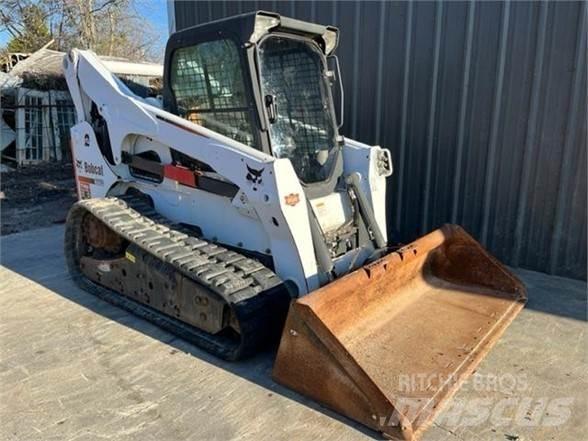 Bobcat T870 滑移轉向裝載機