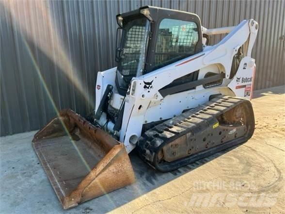 Bobcat T870 滑移轉向裝載機
