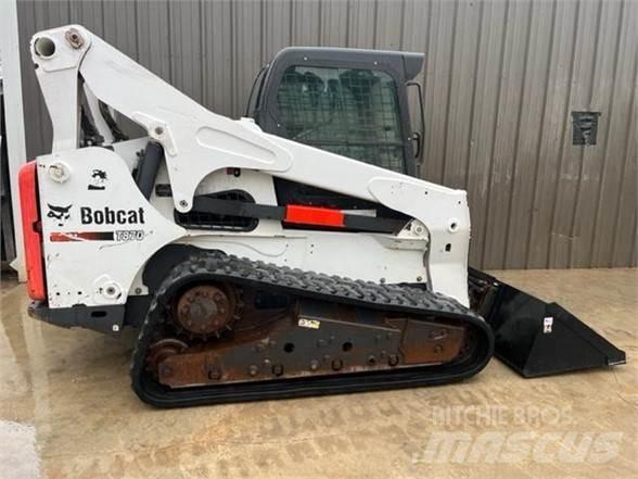 Bobcat T870 滑移轉向裝載機