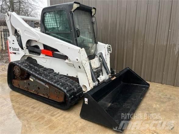 Bobcat T870 滑移轉向裝載機