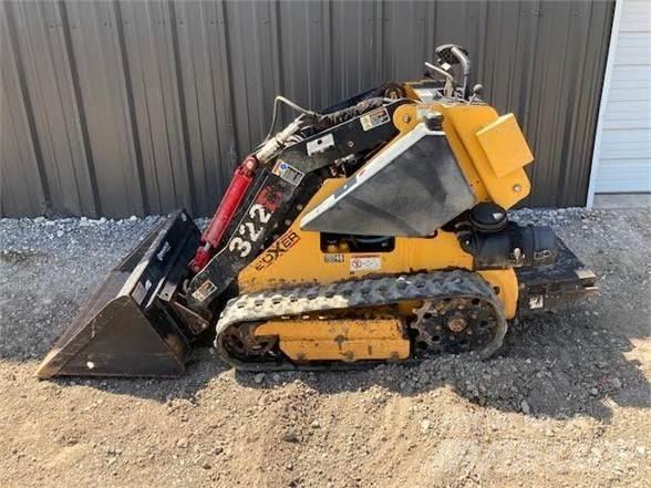 Boxer 322D 滑移轉向裝載機