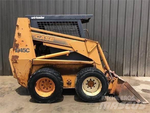 CASE 1845C 滑移轉向裝載機
