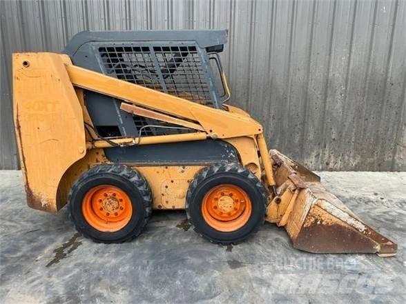 CASE 40XT 滑移轉向裝載機