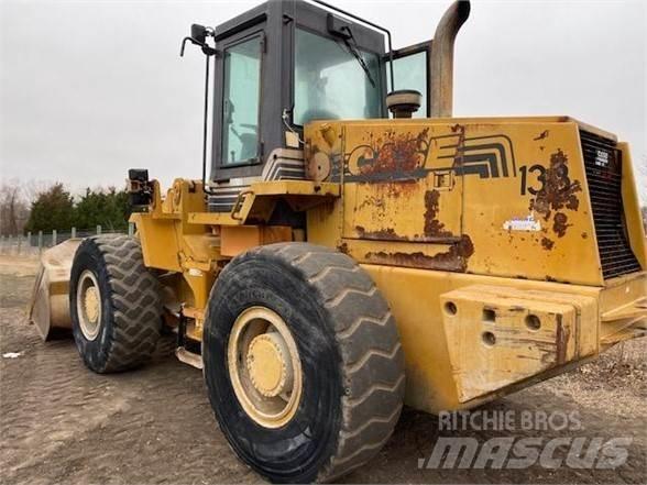 CASE 621B 輪胎式裝載機