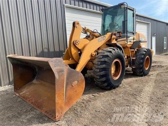 CASE 621D 輪胎式裝載機