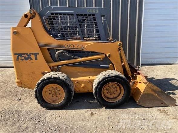 CASE 75XT 滑移轉向裝載機