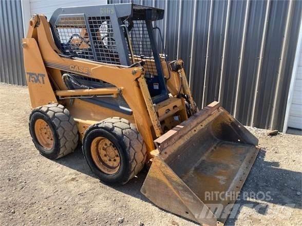 CASE 75XT 滑移轉向裝載機