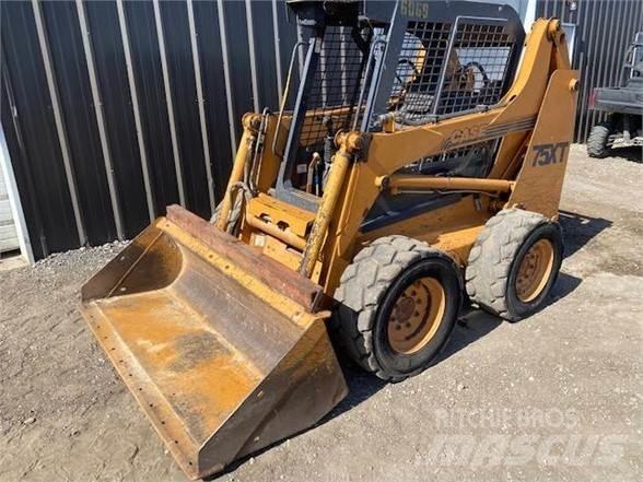 CASE 75XT 滑移轉向裝載機