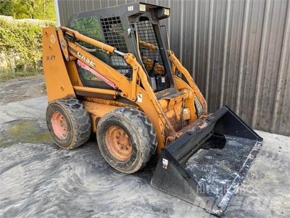 CASE 90XT 滑移轉向裝載機