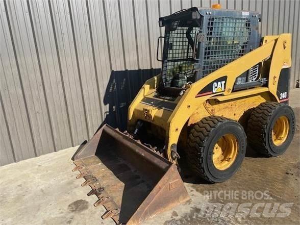 CAT 246 滑移轉向裝載機