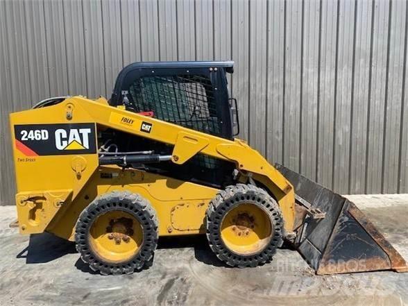 CAT 246D 滑移轉向裝載機