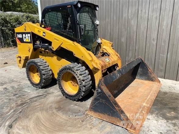CAT 246D 滑移轉向裝載機