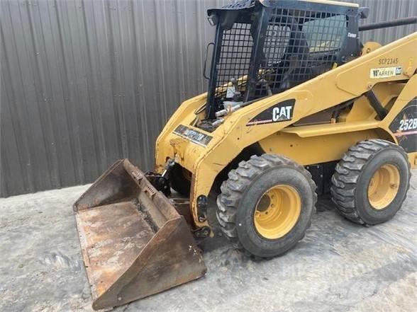 CAT 252B 滑移轉向裝載機