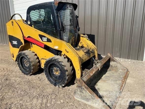 CAT 256C 滑移轉向裝載機