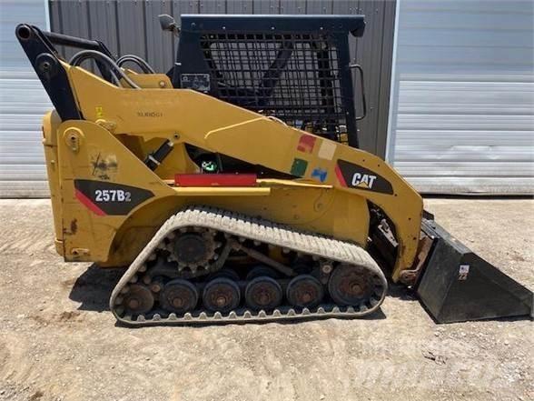 CAT 257B2 滑移轉向裝載機