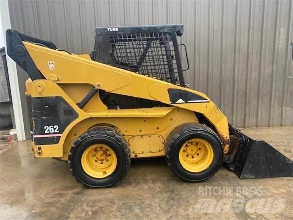 CAT 262 滑移轉向裝載機