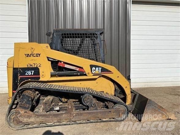 CAT 267 滑移轉向裝載機