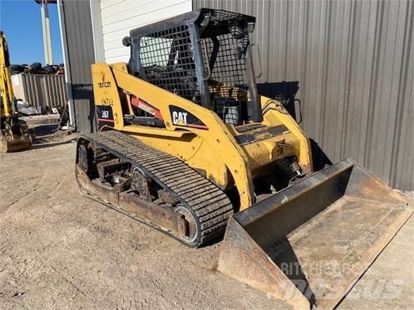 CAT 267 滑移轉向裝載機
