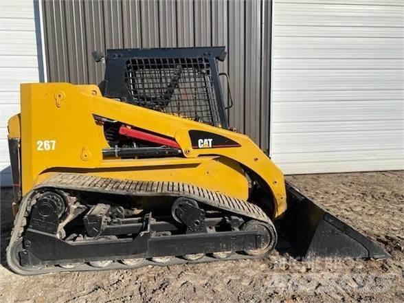 CAT 267 滑移轉向裝載機