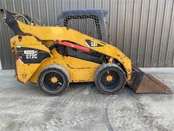 CAT 272C 滑移轉向裝載機