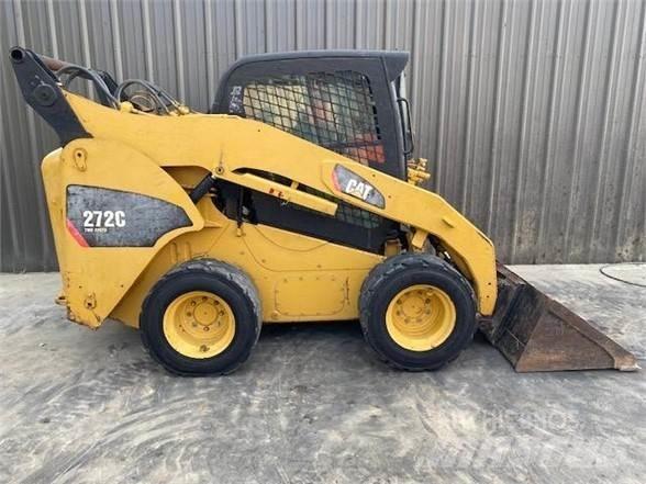CAT 272C 滑移轉向裝載機