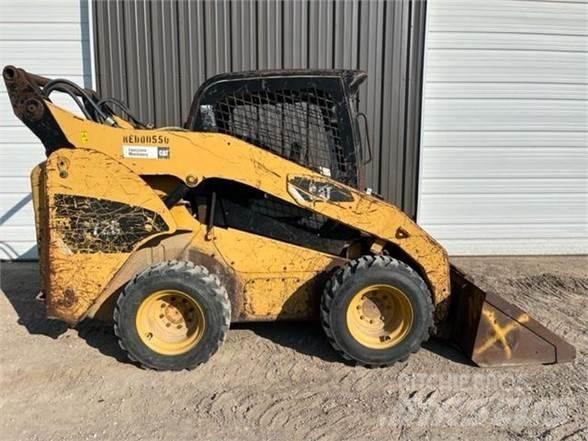CAT 272C 滑移轉向裝載機