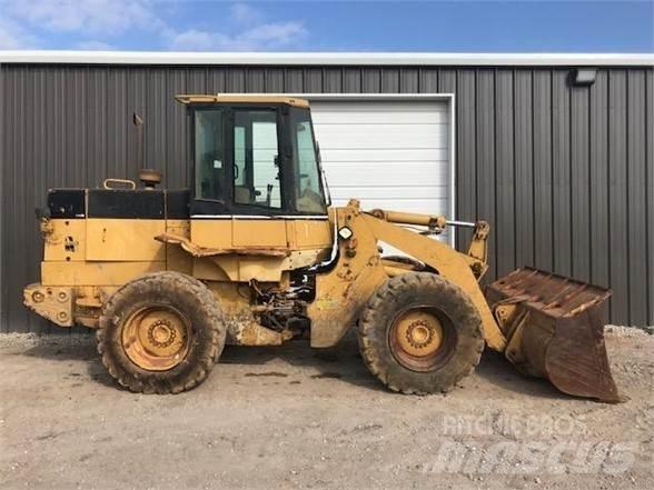 CAT 918F 輪胎式裝載機