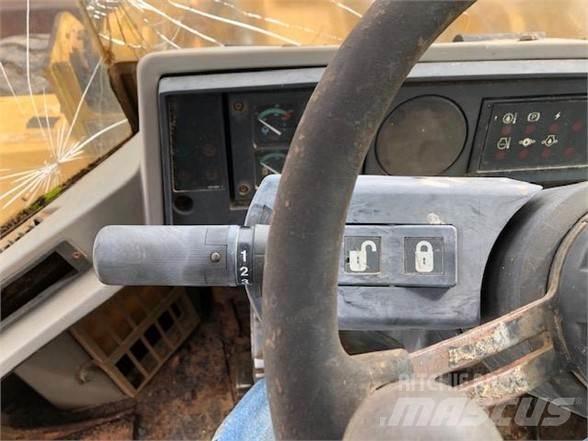 CAT 924F 輪胎式裝載機