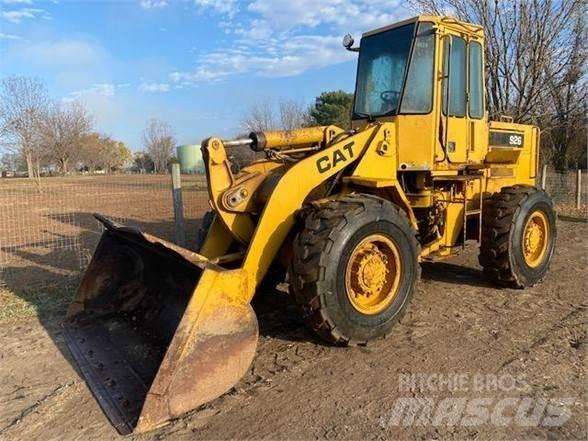 CAT 926 輪胎式裝載機
