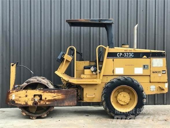 CAT CP-323C 單輪滾壓機