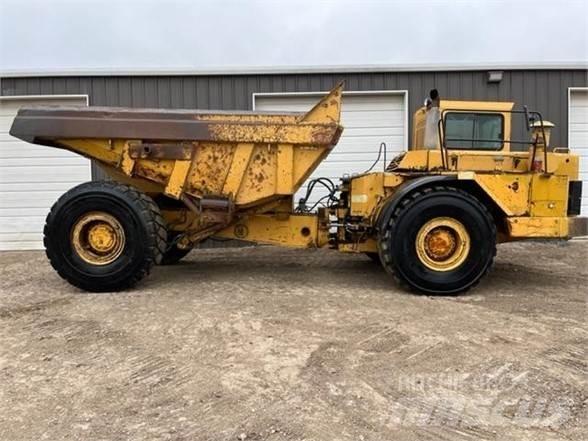 CAT D25C 鉸接式起吊車