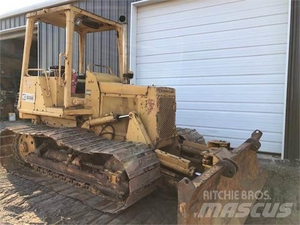 CAT D3B 履帶推土機
