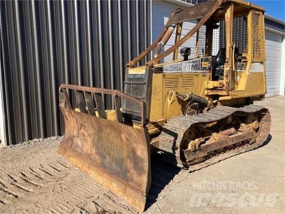 CAT D3C 履帶推土機